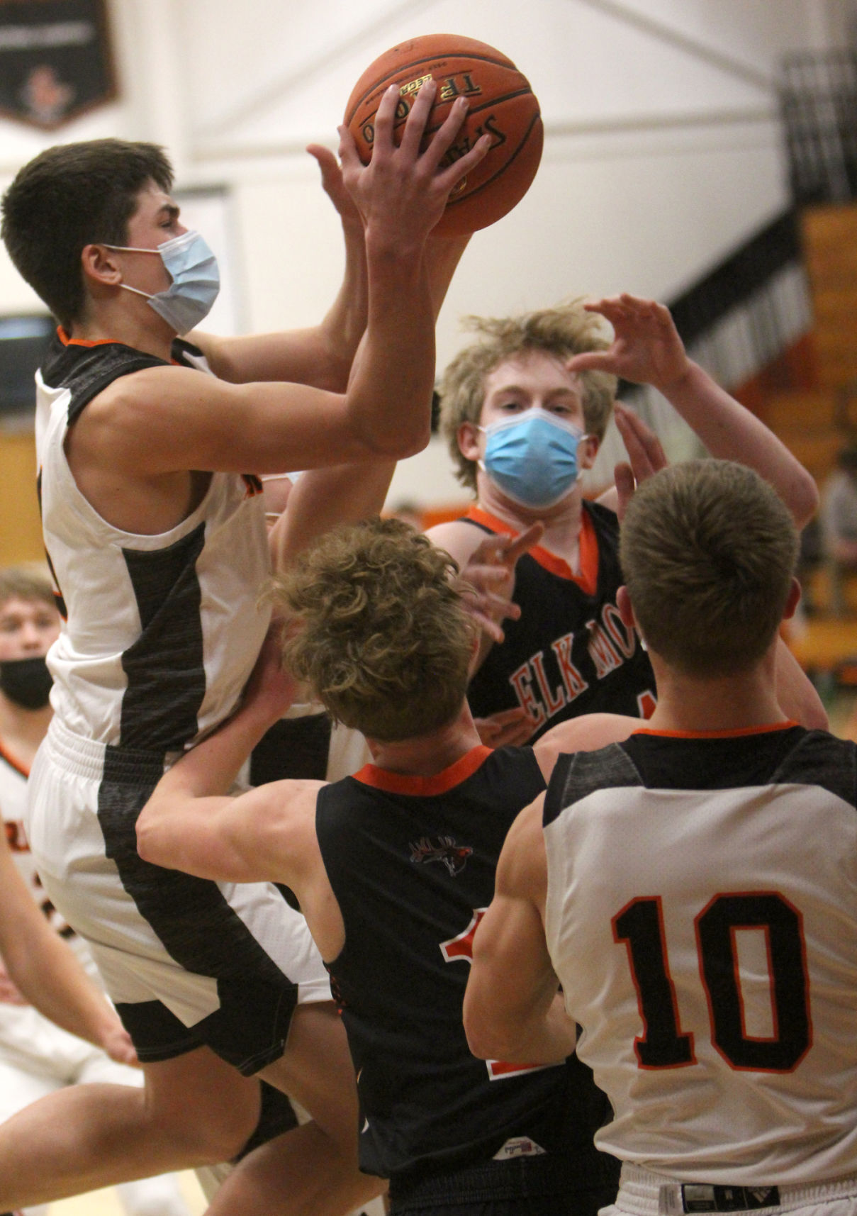 Elk Mound at Stanley-Boyd boys basketball 12-29-20